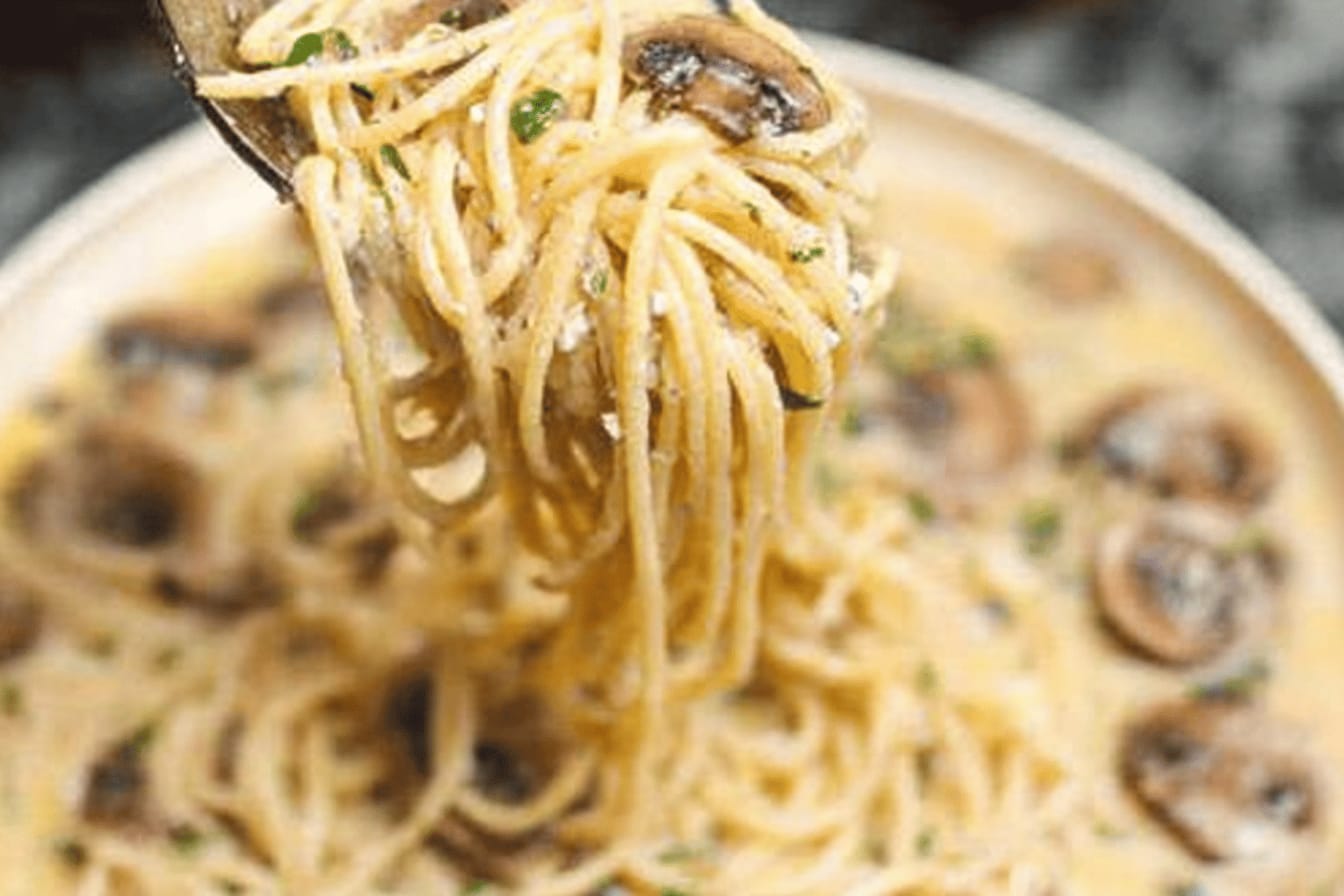 Creamy Mushroom Herb Spaghetti Recipe