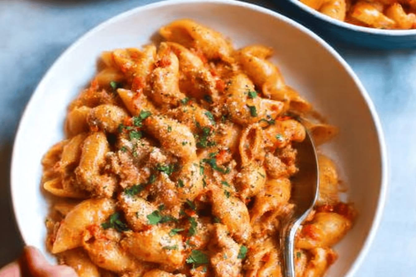 Creamy Red Pepper Pasta Delight