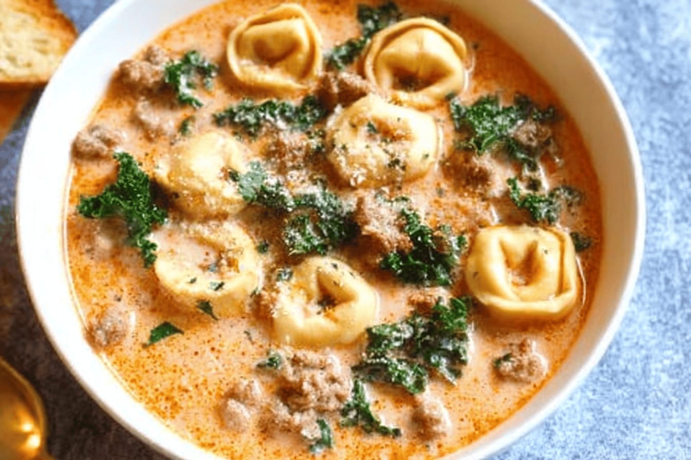 Creamy Tortellini Soup Recipe for Cozy Nights