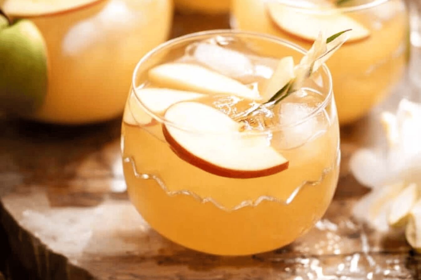 Delicious Apple Pie Punch Recipe