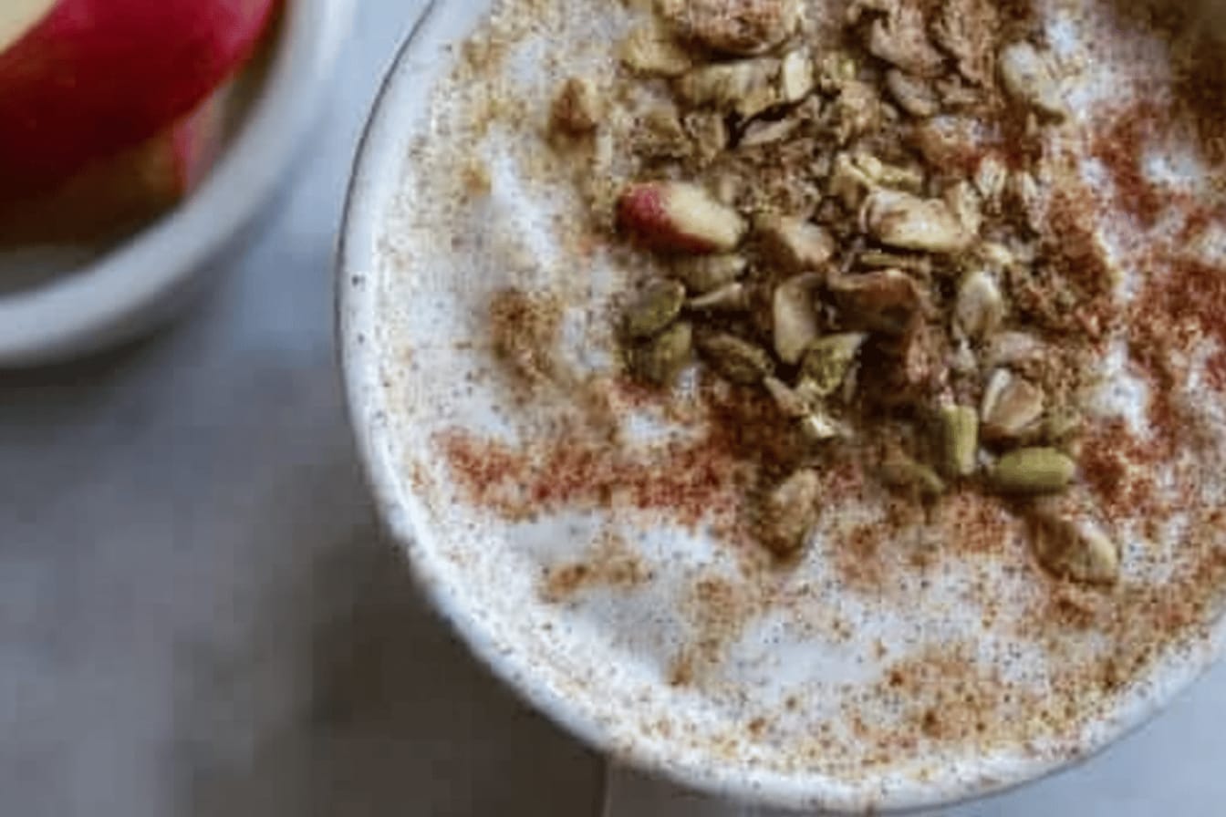 Delicious Apple Cinnamon Oatmeal Latte Recipe