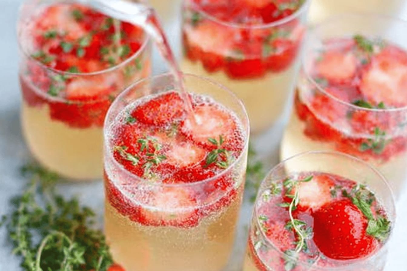 Strawberry Thyme Prosecco Cocktail Recipe