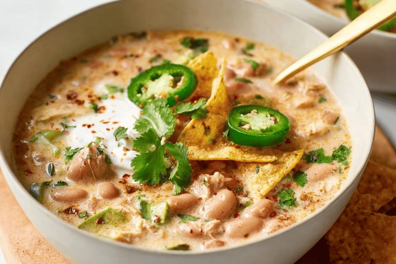 Creamy White Chicken Chili Recipe with Cream Cheese