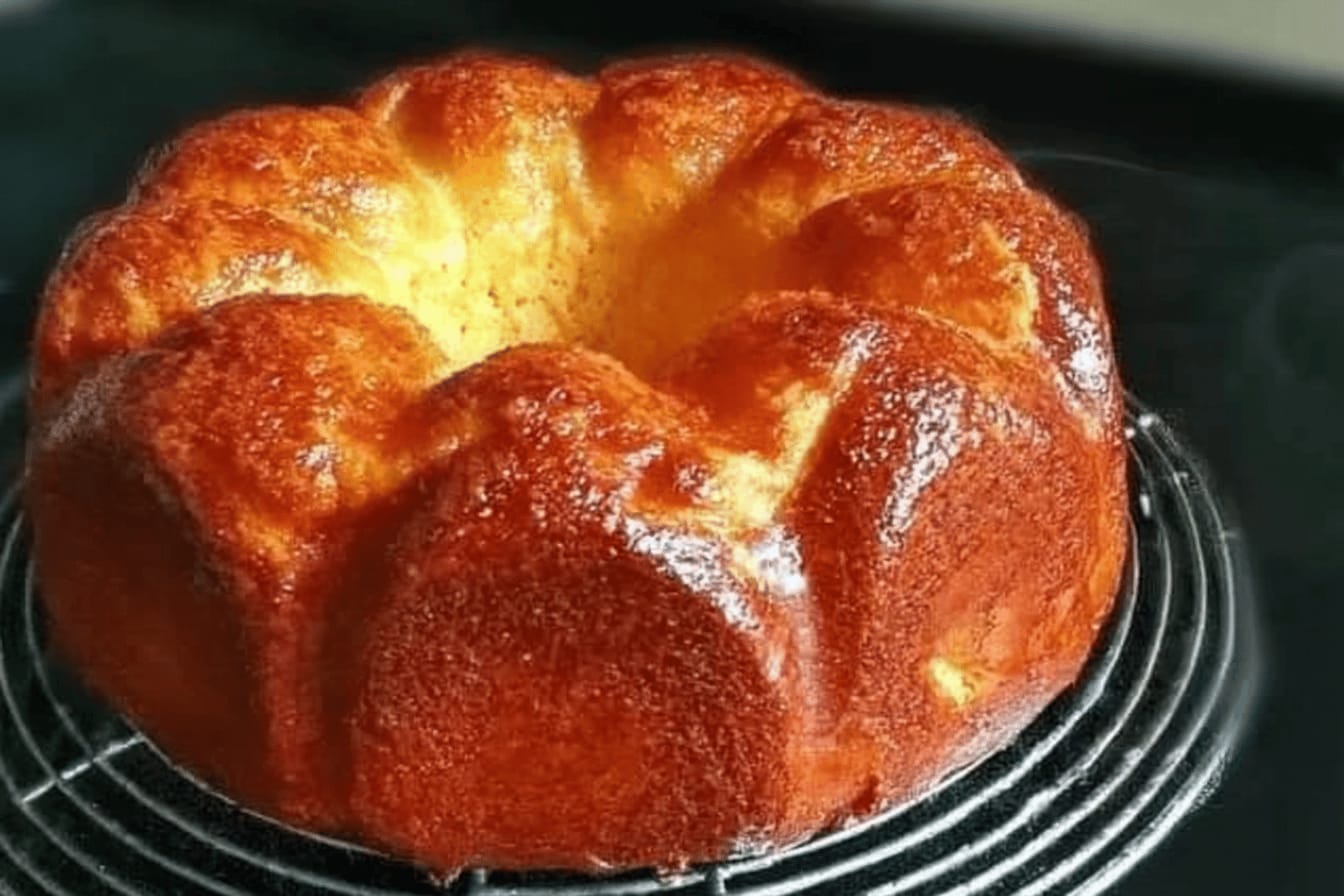Golden Vanilla Bundt Cake Recipe Delight