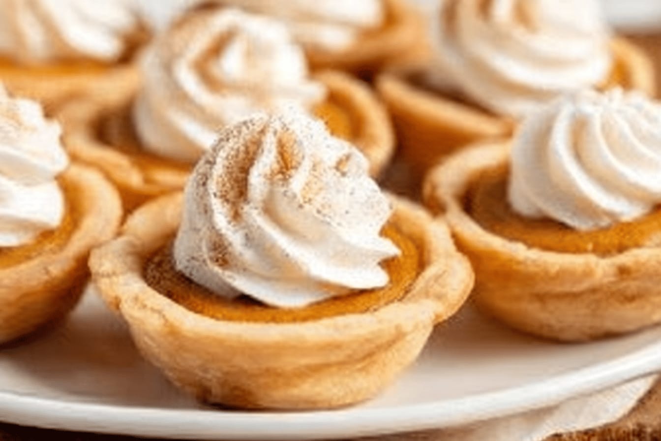 Mini Pumpkin Pies for Fall Festivities