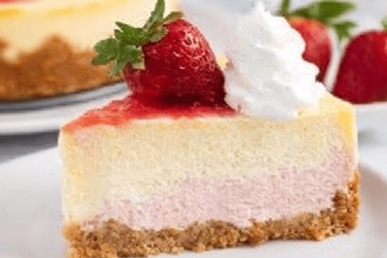 Delicious Strawberries and Cream Cheesecake Recipe