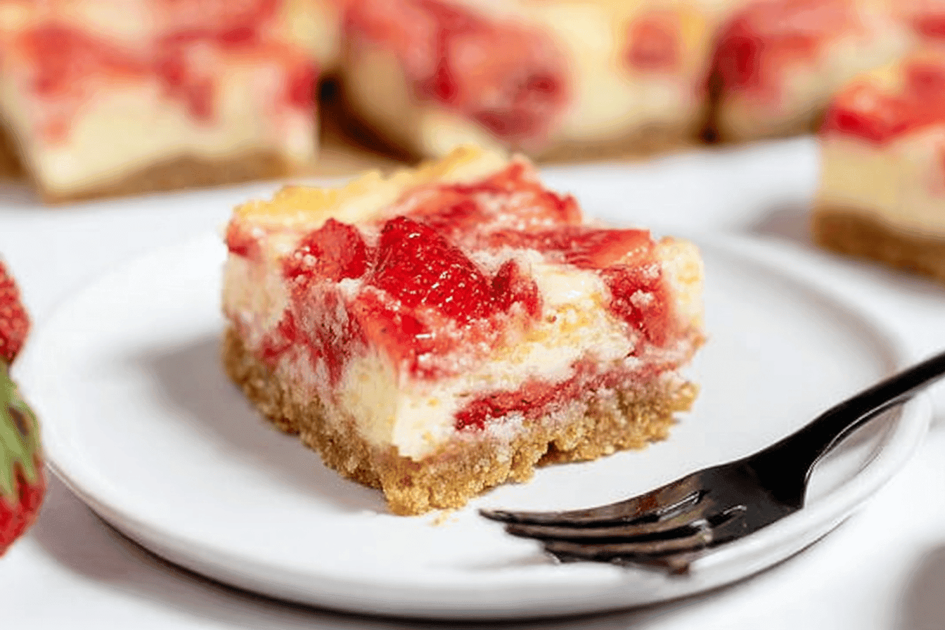 Delicious Strawberry Cheesecake Bars Recipe