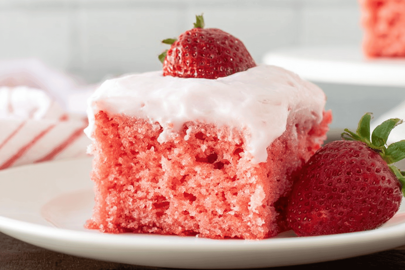 Delicious Strawberry Sheet Cake Recipe