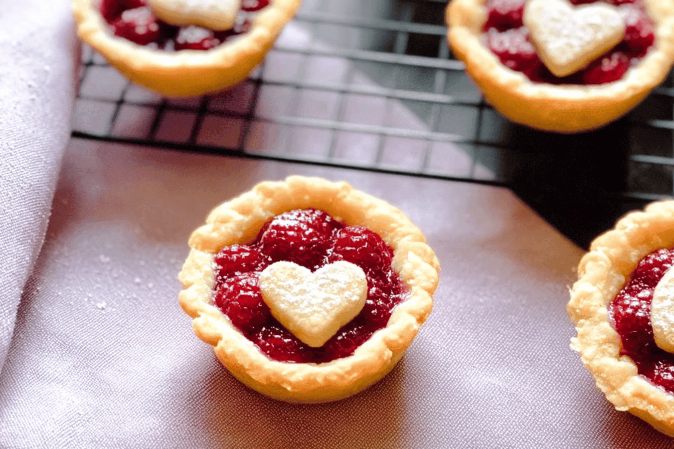 Mini Raspberry Tarts Recipe Easy and Delicious - delicedcook