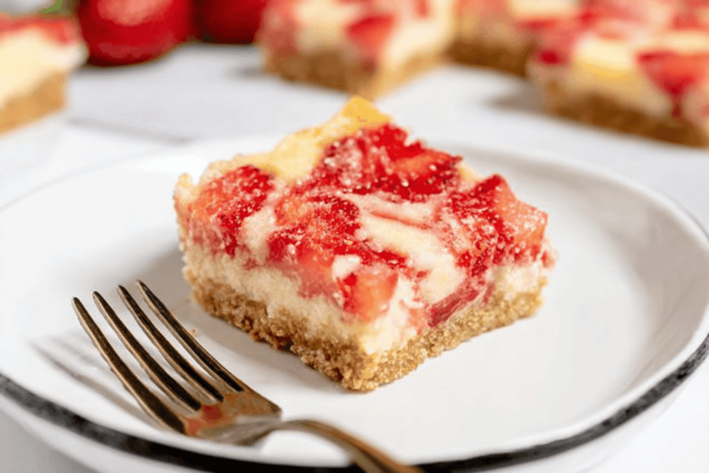 Delicious Strawberry Cheesecake Bars Recipe