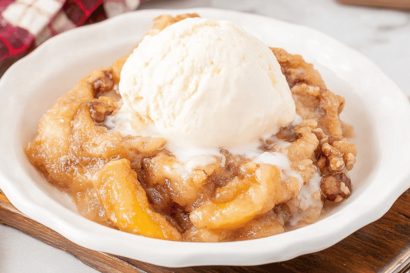 Cinnamon Roll Peach Cobbler Delight