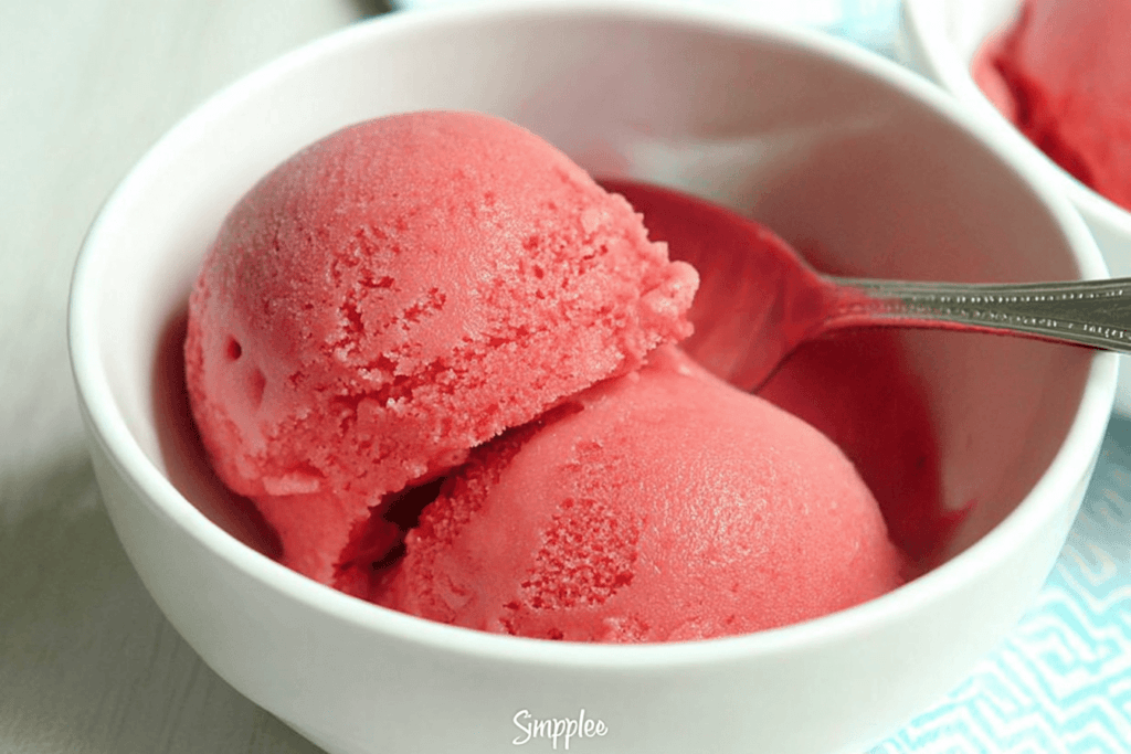 Delicious Strawberry Frozen Yogurt Recipe