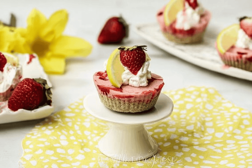 No-Bake Strawberry Lemonade Mini Cheesecakes Recipe
